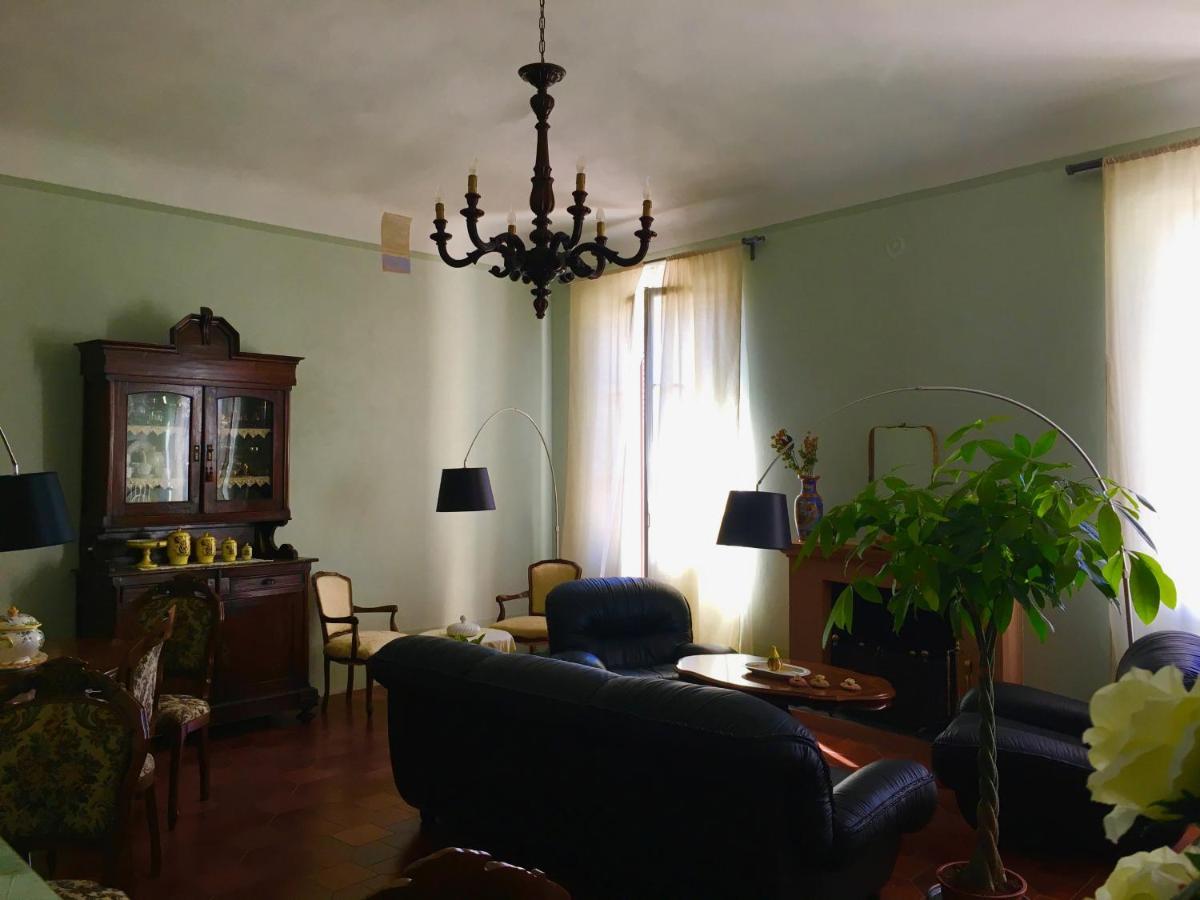 Portale Dei Soli - Room & Breakfast Rolo Bagian luar foto