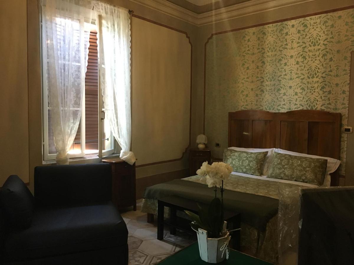 Portale Dei Soli - Room & Breakfast Rolo Bagian luar foto
