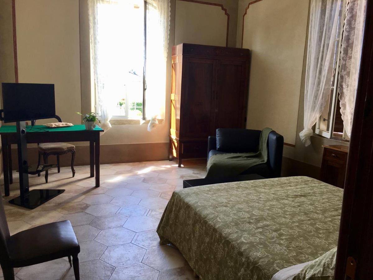 Portale Dei Soli - Room & Breakfast Rolo Bagian luar foto