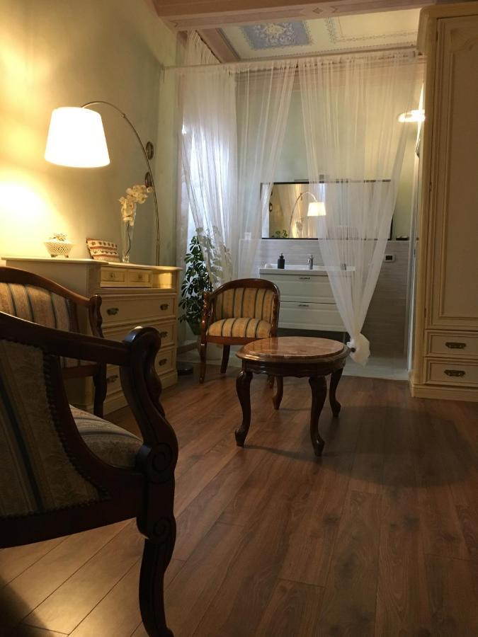 Portale Dei Soli - Room & Breakfast Rolo Bagian luar foto