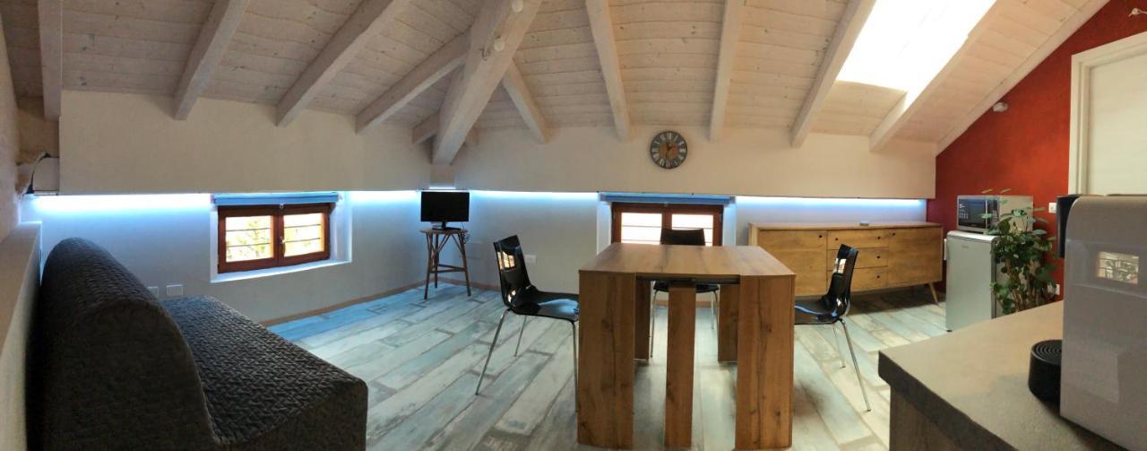 Portale Dei Soli - Room & Breakfast Rolo Bagian luar foto